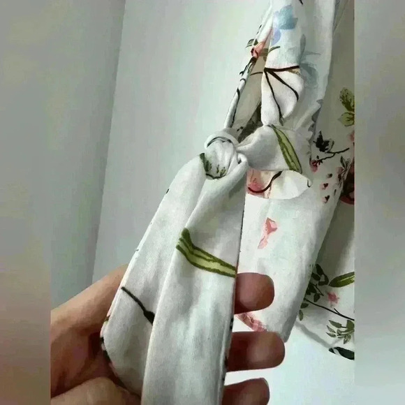 Suzy Shier Womens White Floral Print Off Shoulder Fairy Euro Summer Boho Top XS - Picture 4 of 7